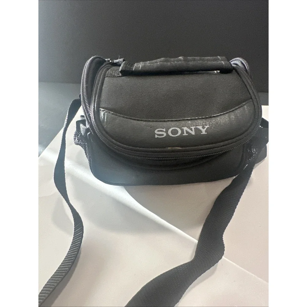 Sony DCR-DVD308 Camcorder HandyCam 25X MegaPixel Optical Zoom UNTESTED W/ Memory